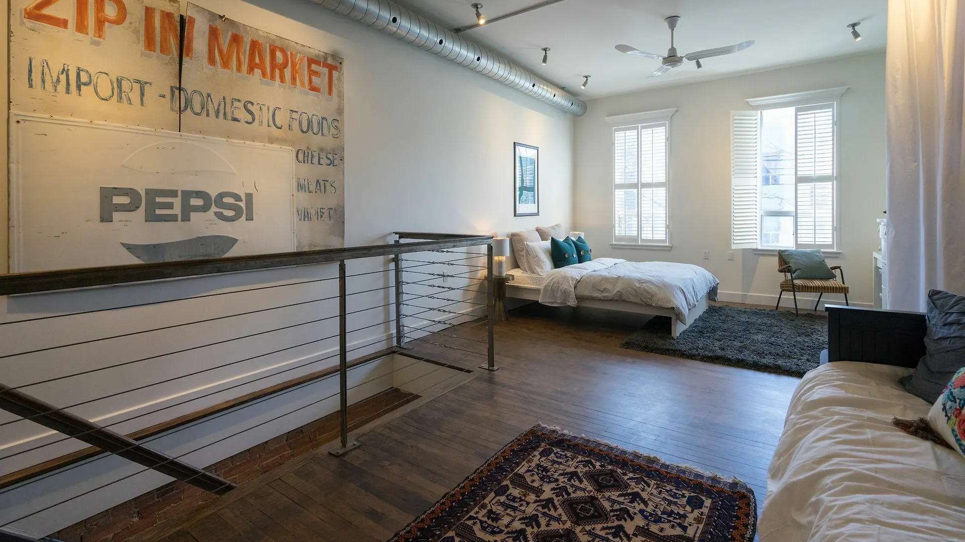 Applewood Suites - 2 Story Ossington Loft Toronto