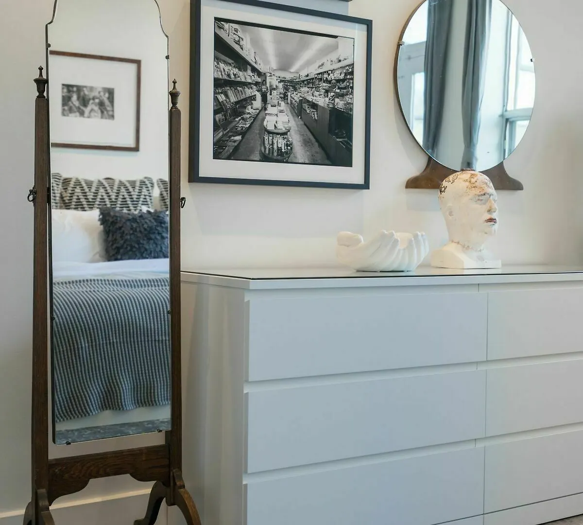 Applewood Suites - 2 Story Ossington Loft