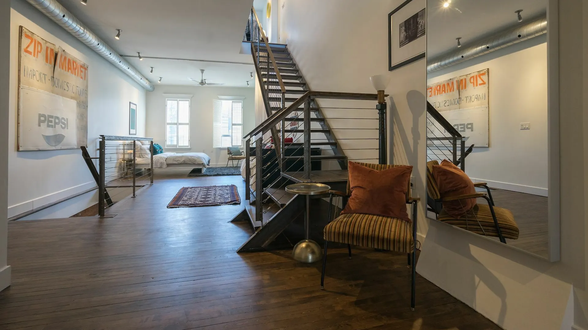 Apartment Applewood Suites - 2 Story Ossington Loft