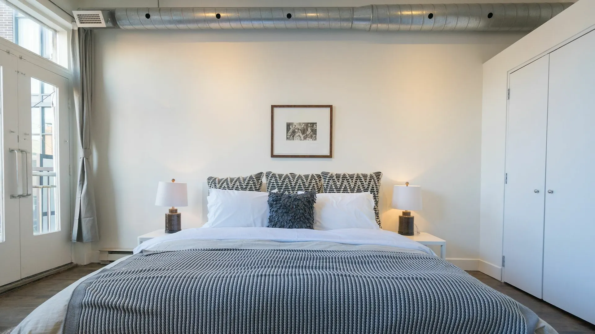 Apartment Applewood Suites - 2 Story Ossington Loft