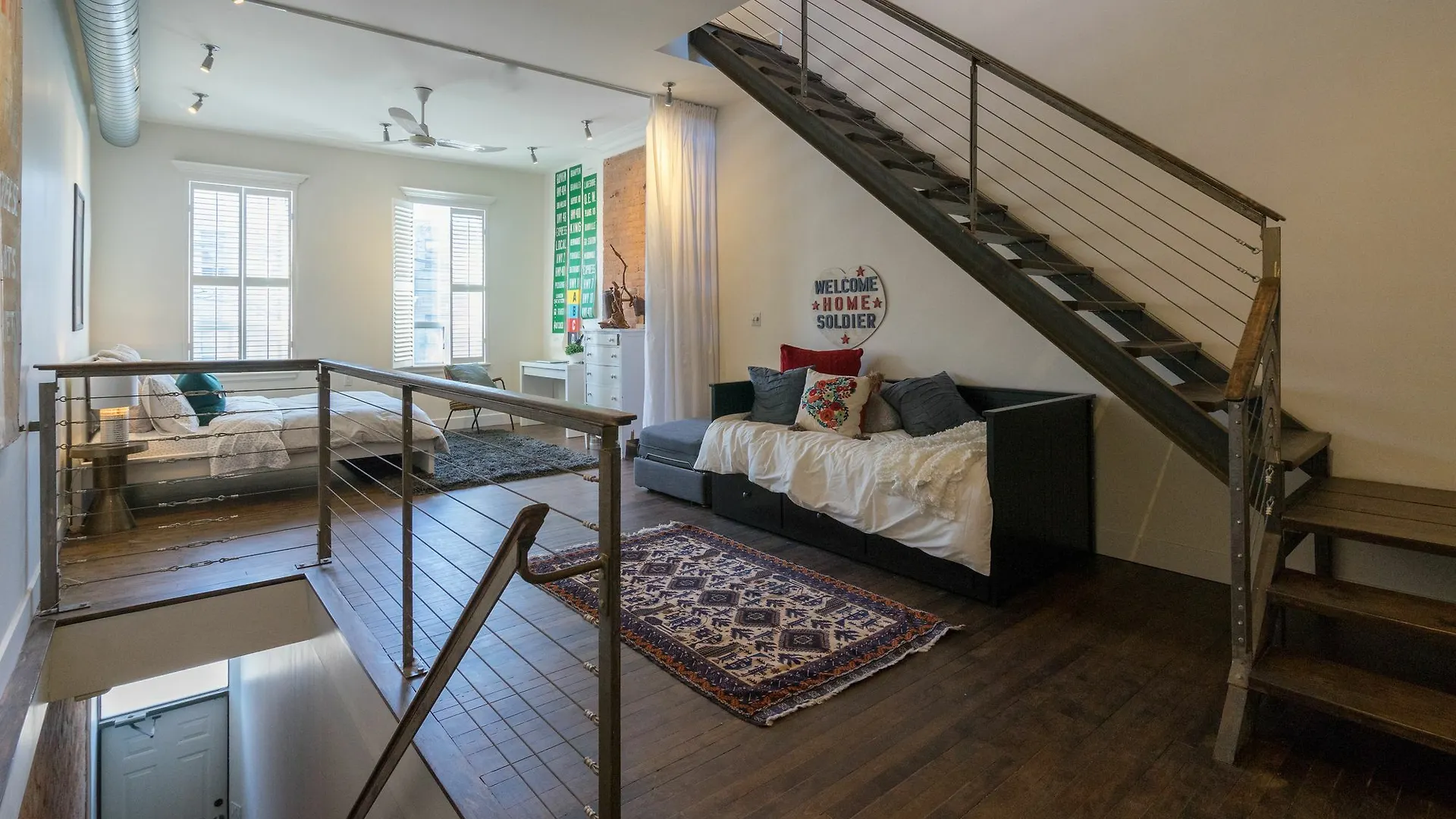 Apartment Applewood Suites - 2 Story Ossington Loft