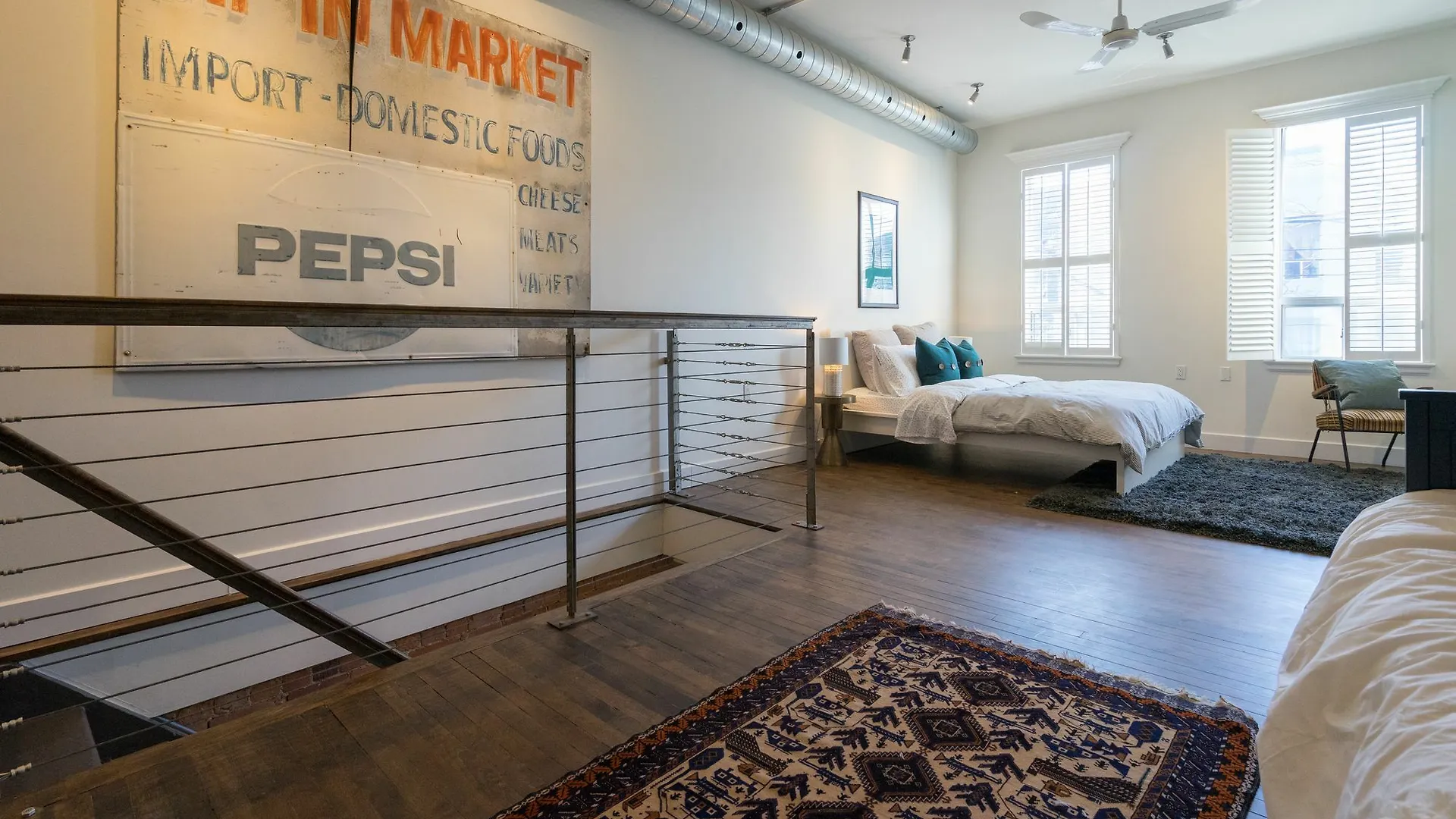 Applewood Suites - 2 Story Ossington Loft Apartment Toronto