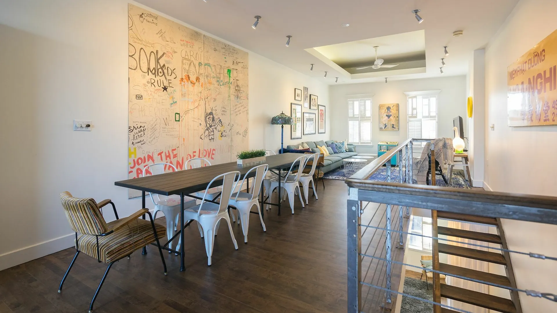 Applewood Suites - 2 Story Ossington Loft