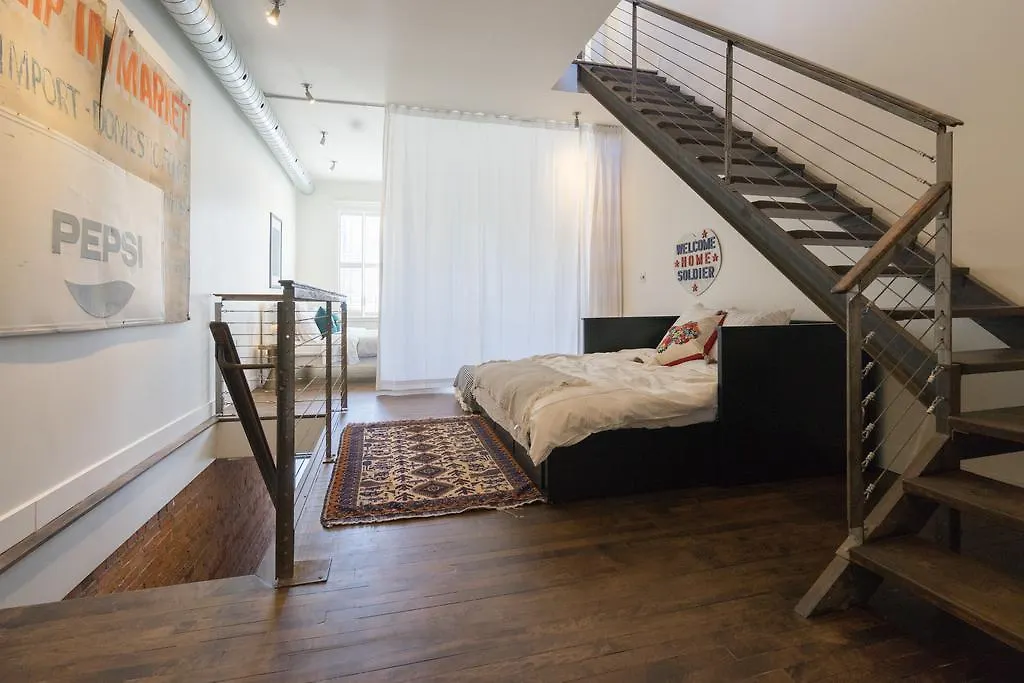 Applewood Suites - 2 Story Ossington Loft Apartment Toronto